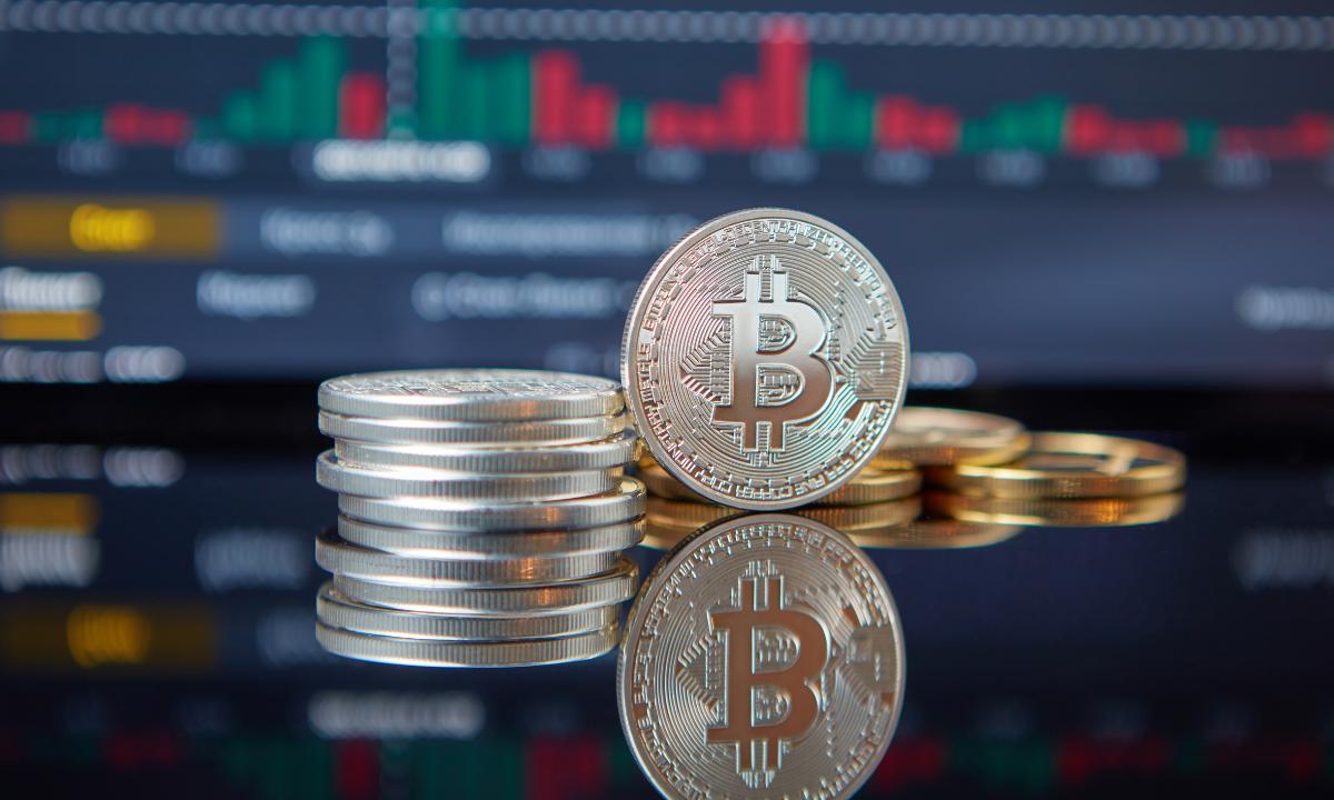 Bitcoin próximo de um “movimento poderoso” enquanto Bollinger Bands indicam forte volatilidade