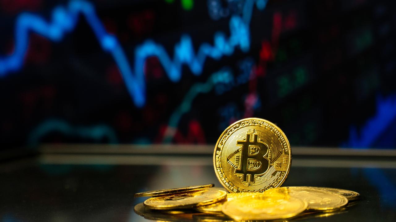  O medo no Bitcoin está perdendo força, mas o mercado ainda segue cauteloso