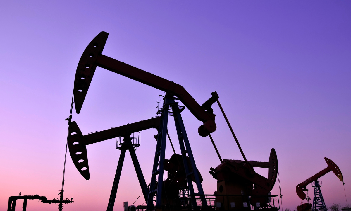 Petróleo dispara, dólar sobe e bolsas vacilam após o fracasso das negociações entre EUA e Irã