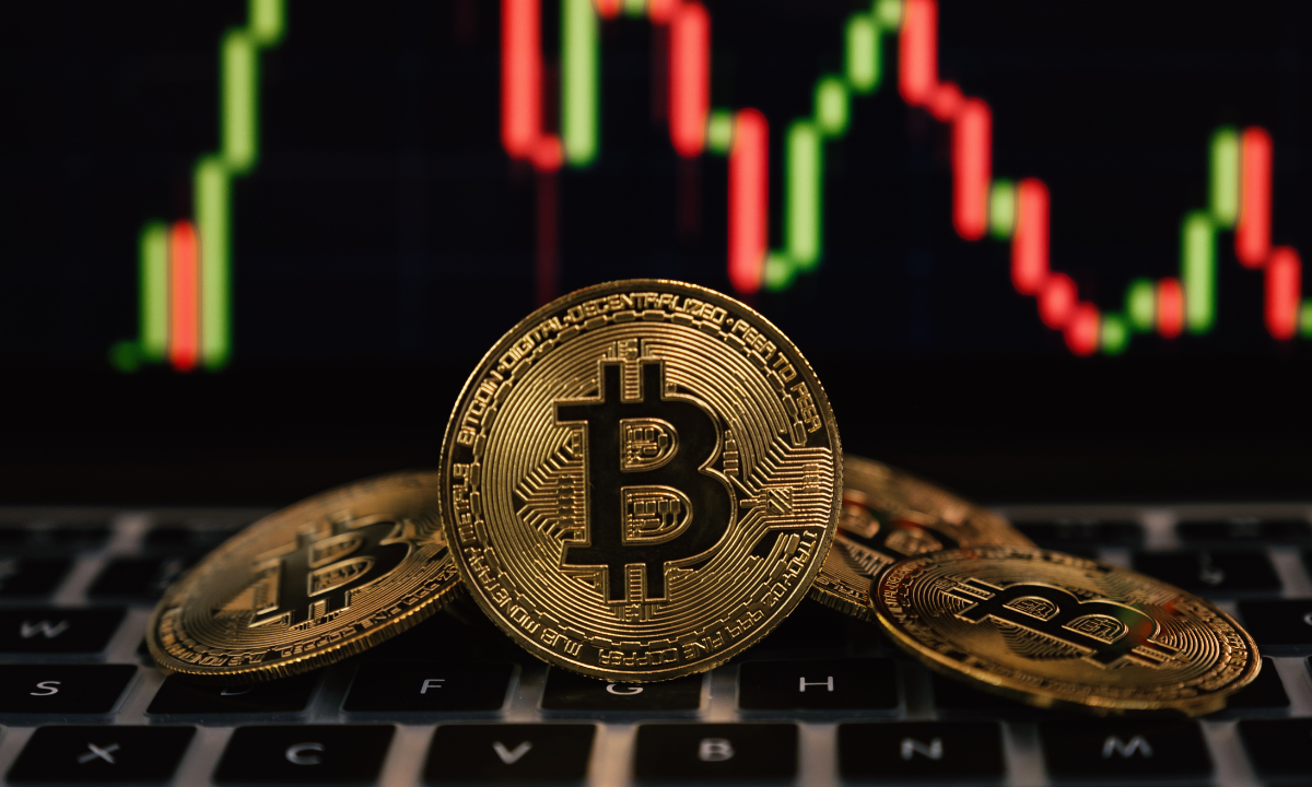 Bitcoin trava abaixo de US$ 78 mil enquanto saídas de ETFs enfraquecem a recuperação