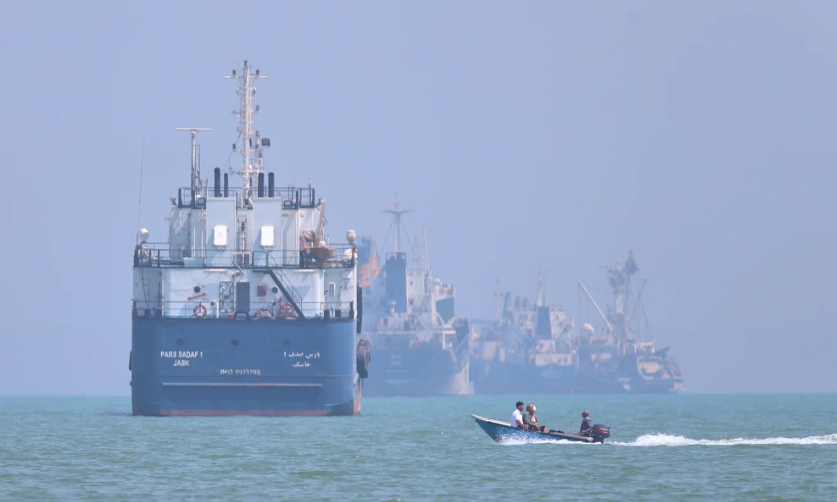 Irã e Omã reafirmam compromisso com navegação livre no Estreito de Hormuz