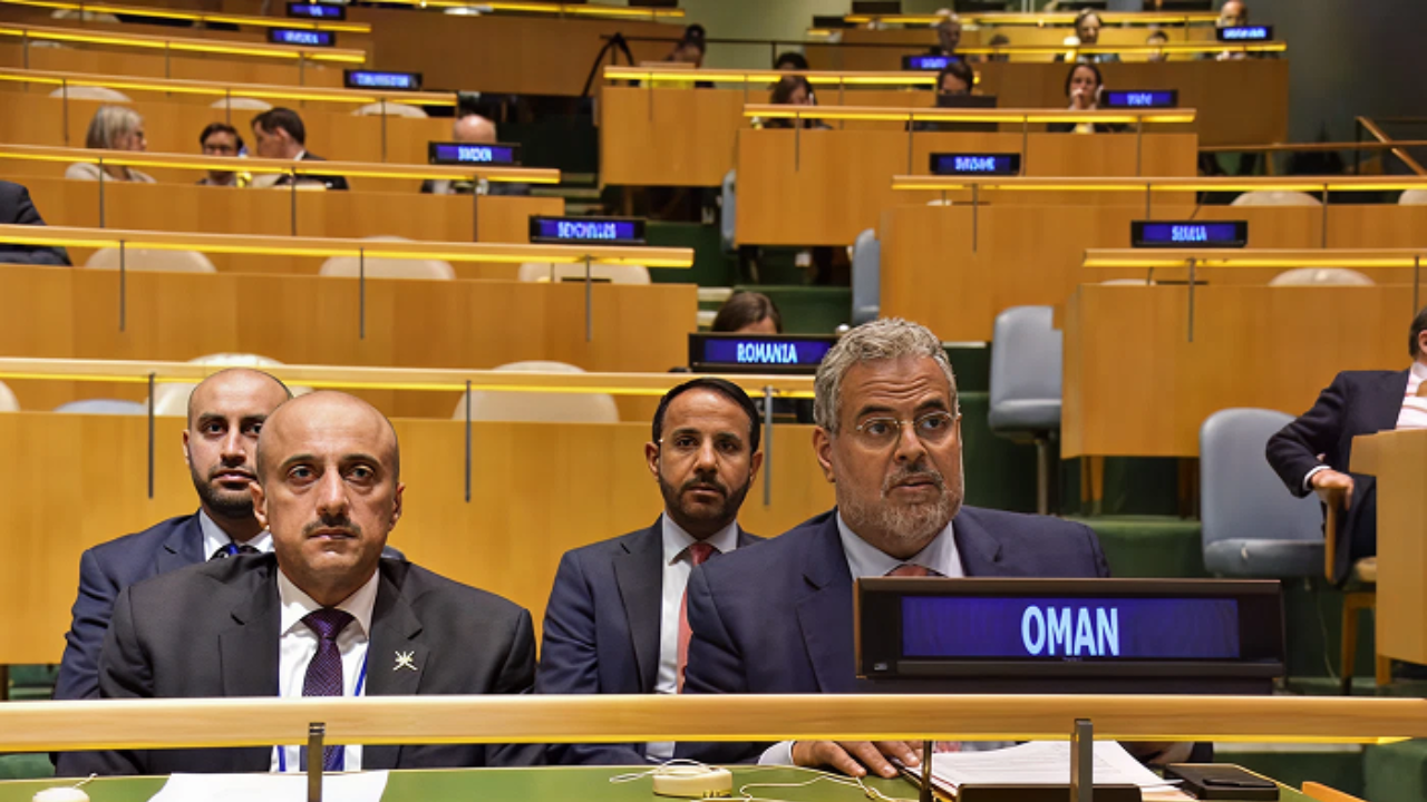  Omã defende neutralidade enquanto Washington questiona gestão de Hormuz