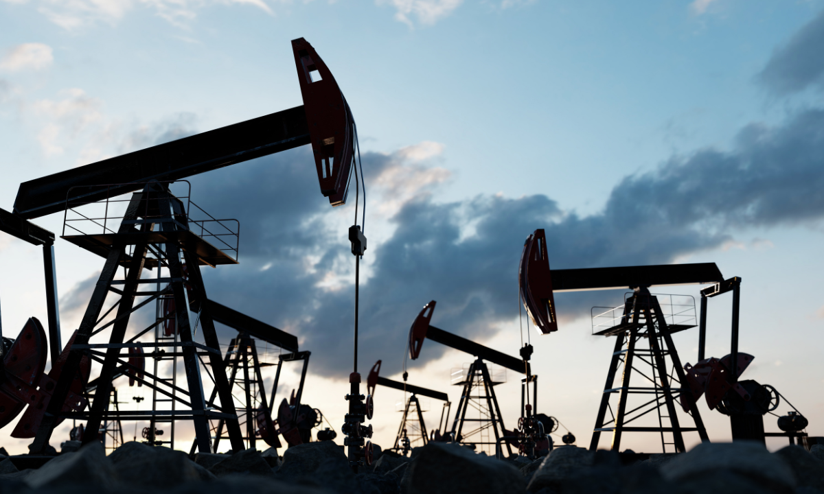 Petróleo cai para perto de US$ 82 com esperança de desescalada no Oriente Médio