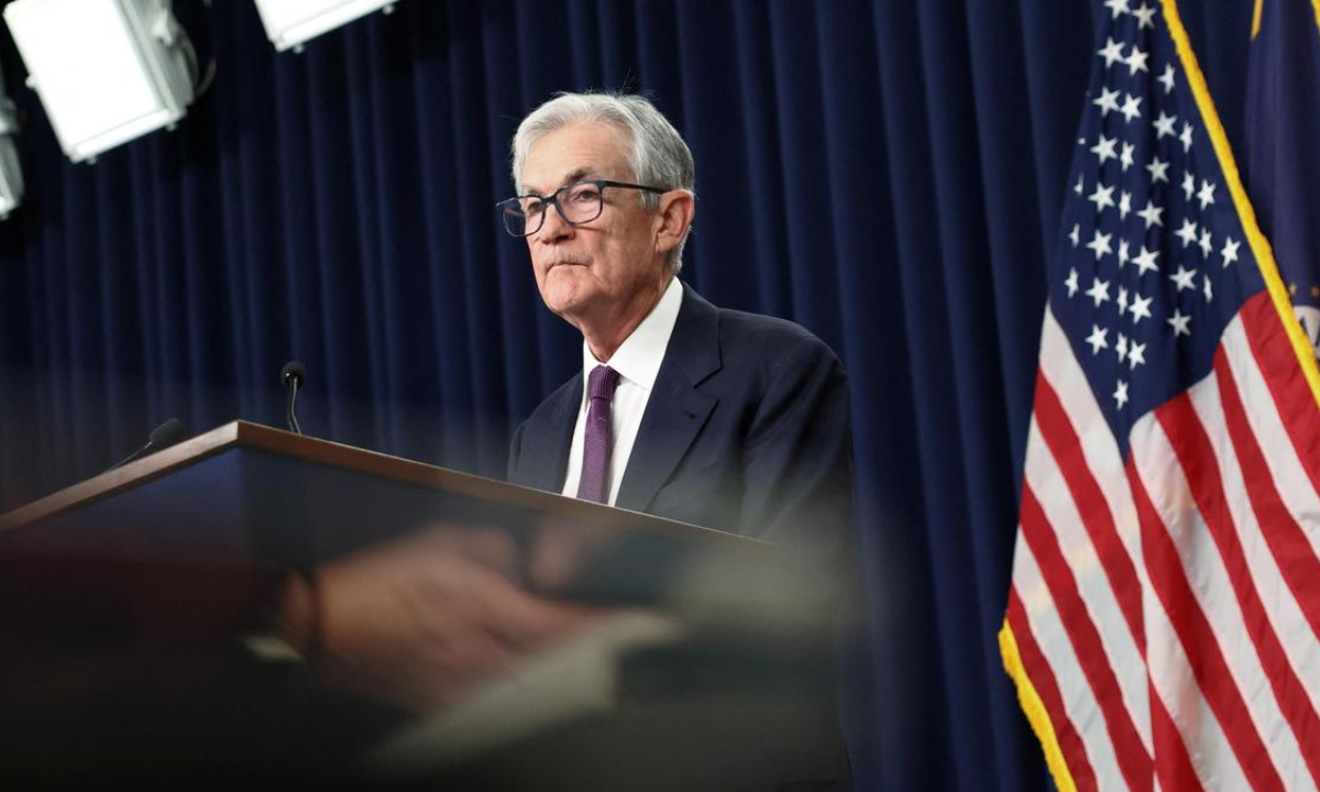 Ouro tenta reconstruir alta, mas resistência em US$ 4.430 vira teste decisivo