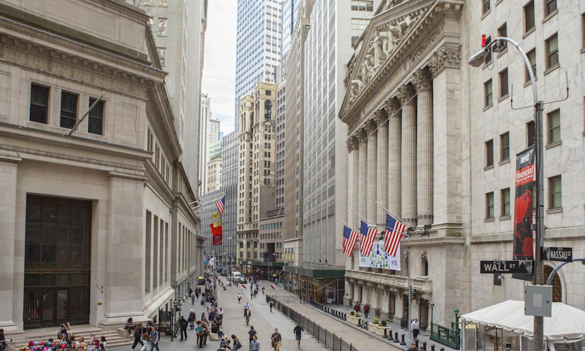 S&P 500 fecha em recorde após relatório fraco de empregos reduzir temor de alta dos juros