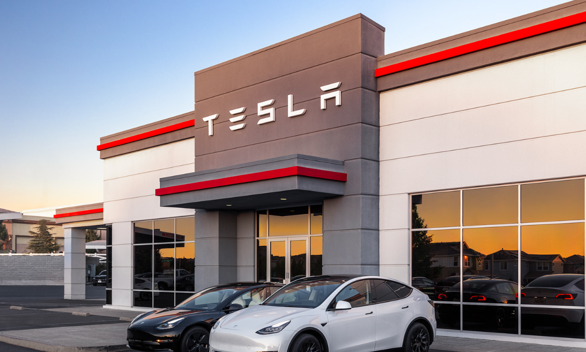 Tesla registra emplacamentos mistos na Europa apesar do avanço dos veículos elétricos