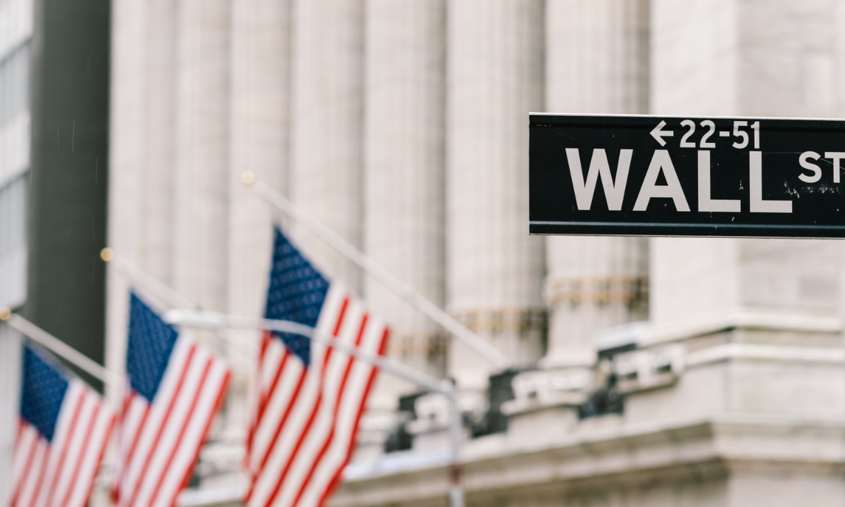 Wall Street fecha em queda com menor otimismo sobre acordo entre Estados Unidos e Irã