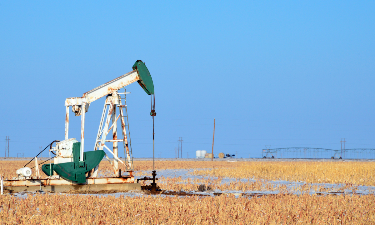 Petróleo supera US$ 105 enquanto crise no Golfo atinge rotas, cargas e infraestrutura