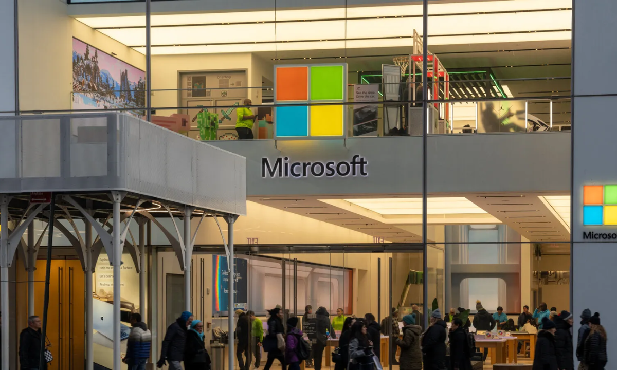 Microsoft oferece saída voluntária a 60 mil funcionários em meio à expansão da IA