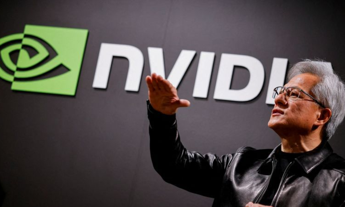 Nvidia: Jensen Huang destaca demanda recorde por neoclouds e escassez de capital